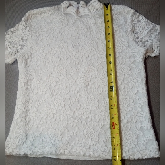 Ardene White Lace High Neck Cap Sleeve Top Size Medium - Picture 6 of 6